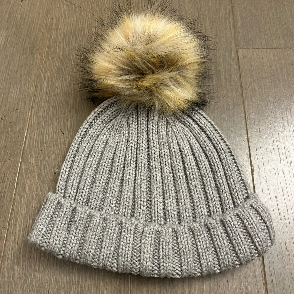 J Crew Ribbed Pom Pom Beanie - Picture 5 of 5